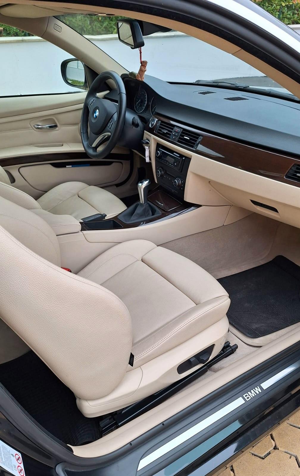 BMW 320i COUPè - 66.000km - PARI AL NUOVO