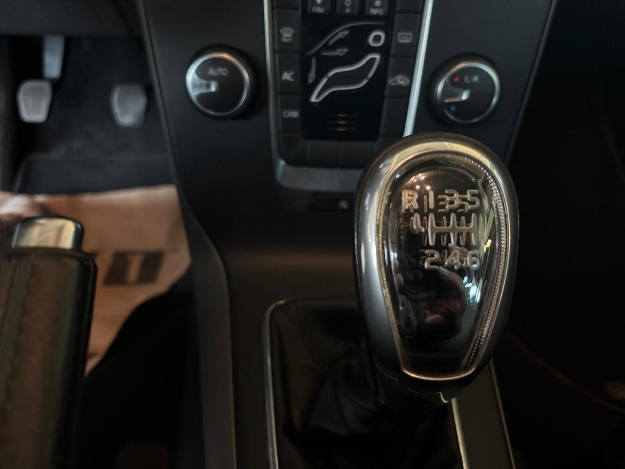 Volvo V40 D2 1.6 Summum