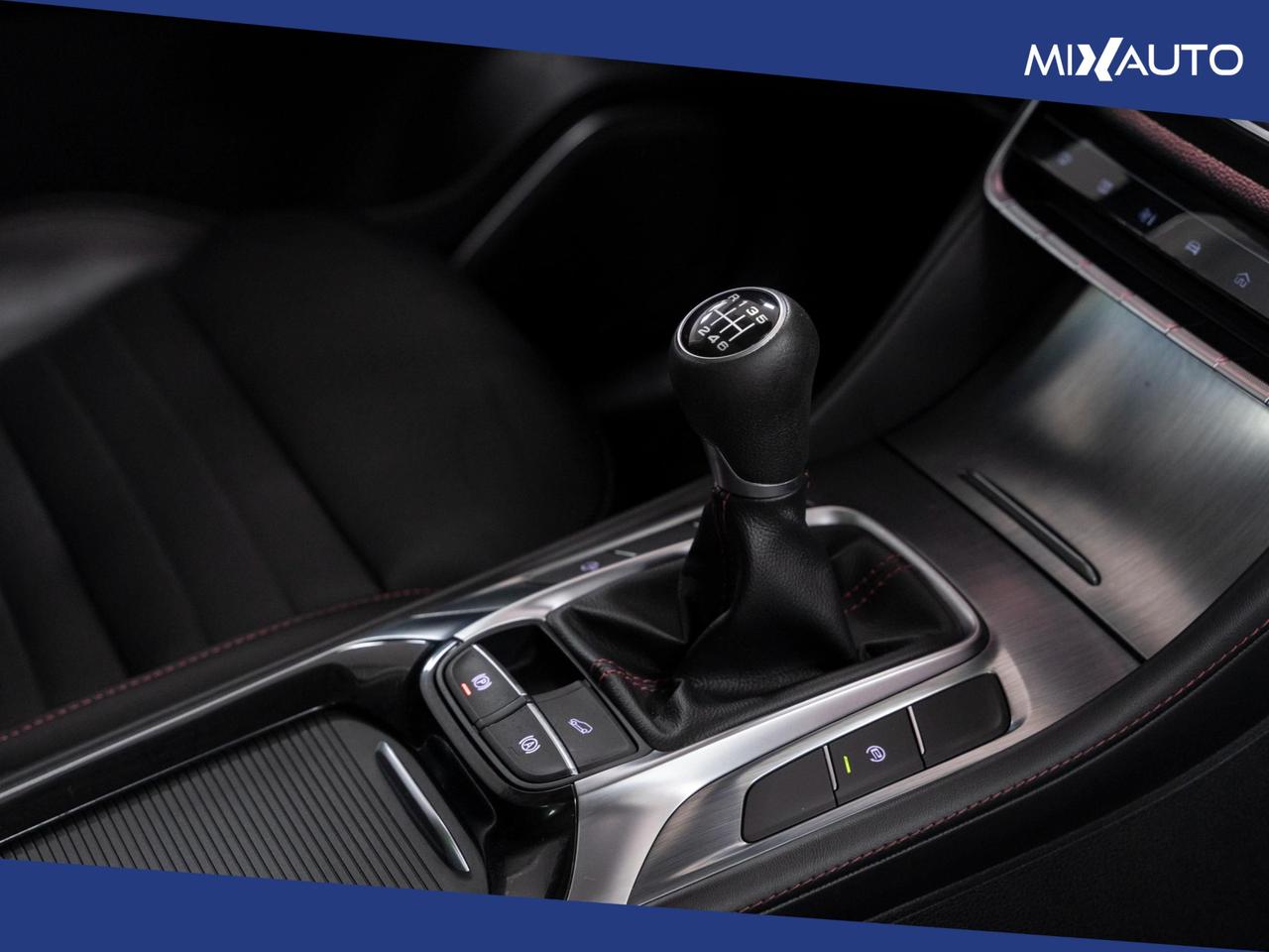 MG HS 1.5 MT Luxury 2WD