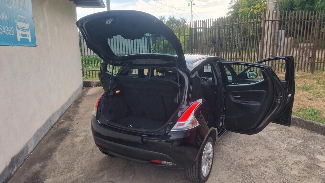 Lancia Ypsilon 1.2 69 CV 5 porte GPL Ecochic Gold