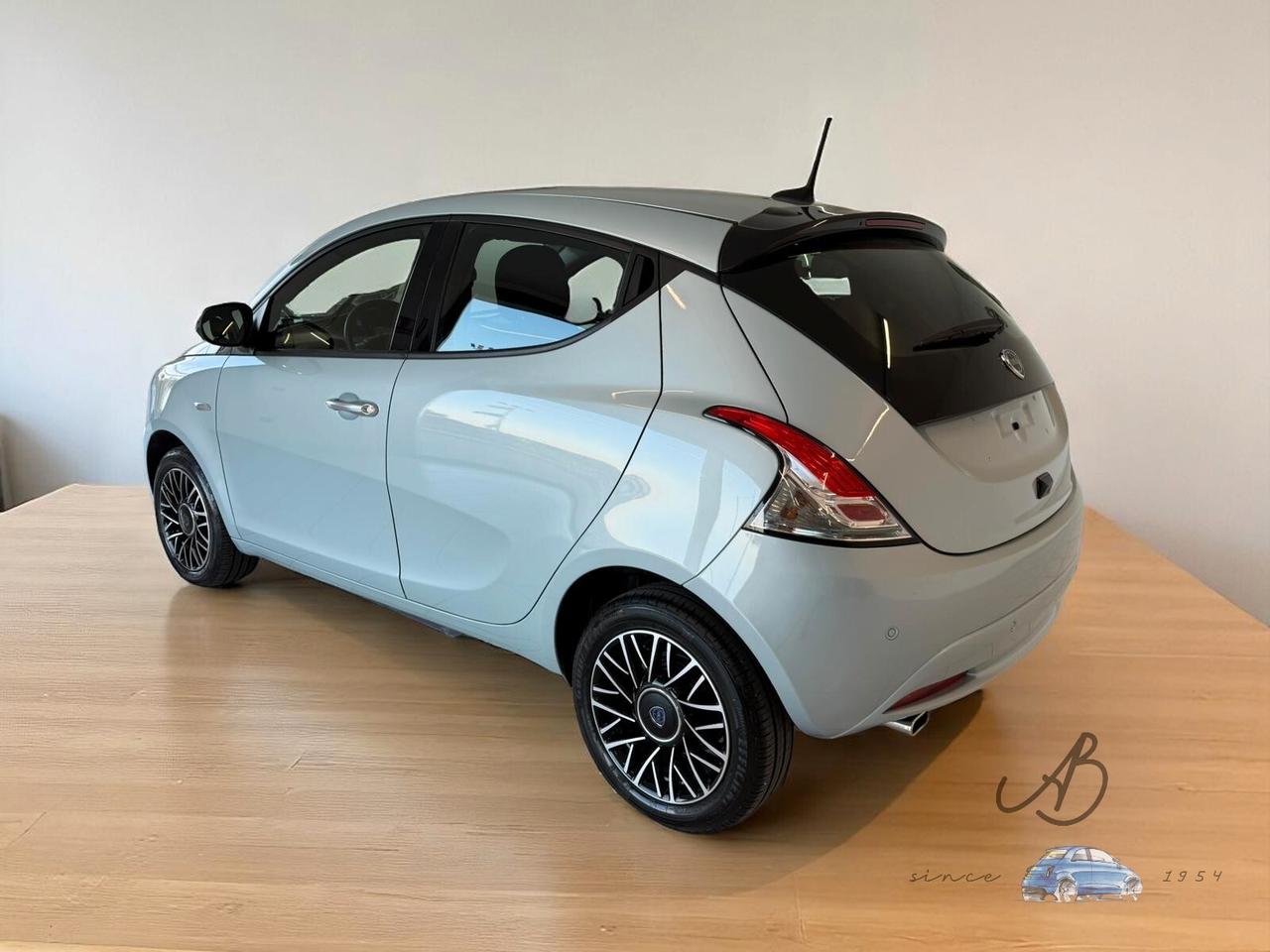 Lancia Ypsilon 1.0 FireFly 5 porte S&S Hybrid Platino