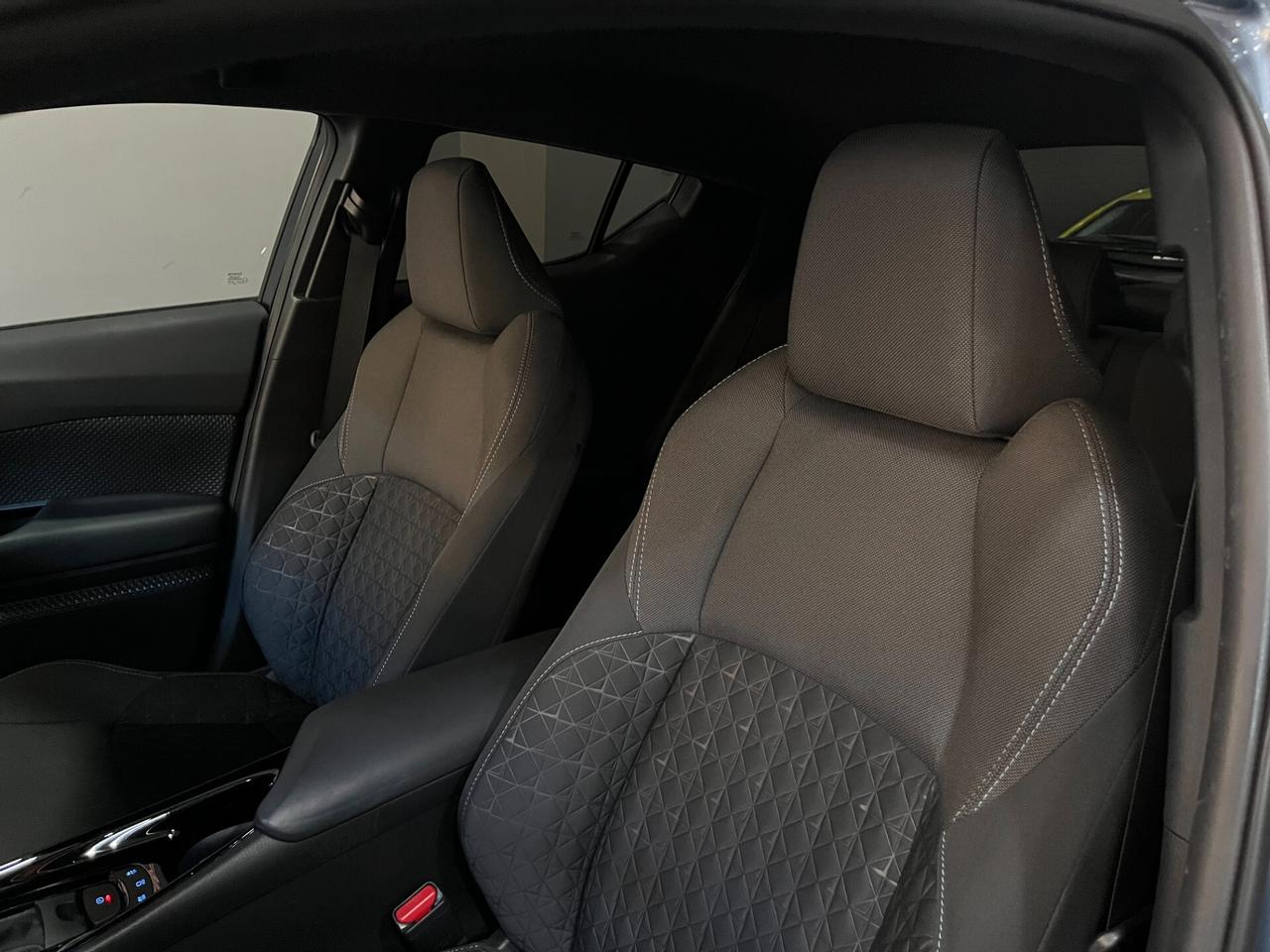 Toyota C-HR 1.8 Hybrid 122cv E-CVT Automatica Trend ITALIANA