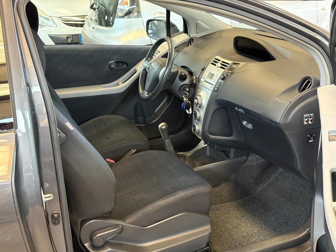 Toyota Yaris 1.0 5 porte Sol