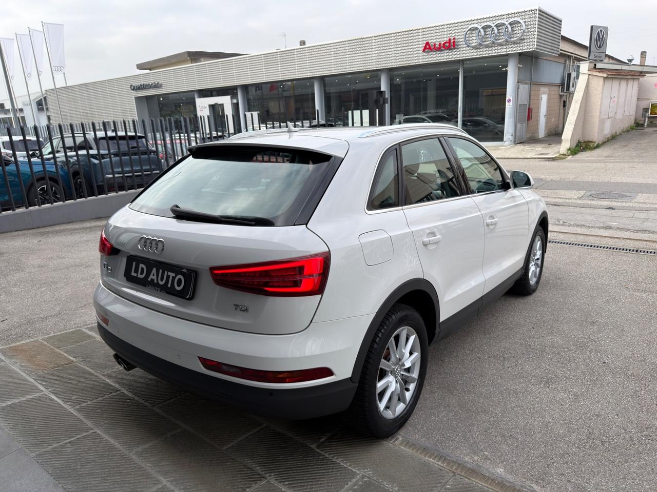 Audi Q3 2.0 TDI 120 CV Sport