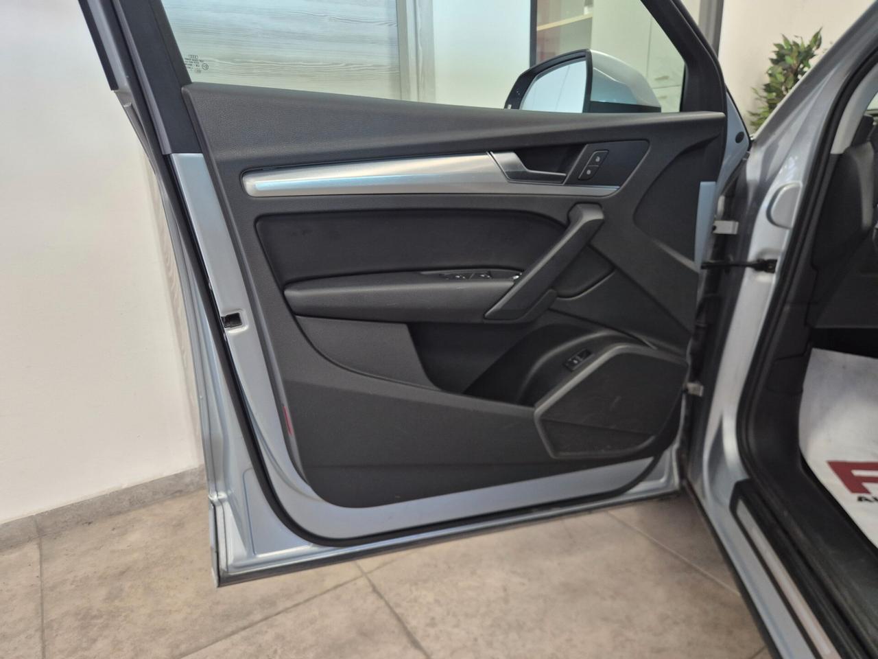 Audi Q5 2.0 TDI quattro S tronic Business Sport