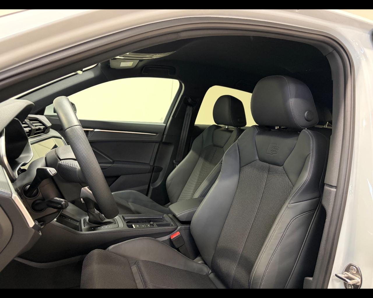 AUDI Q3 SPORTBACK 35 TDI S-TRONIC S LINE EDITION