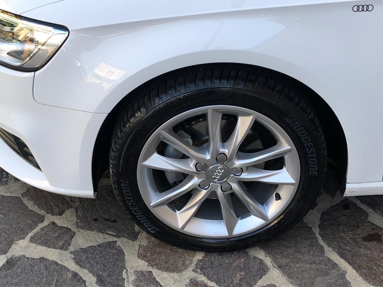 Audi A3 SPORTBACK 1.6TDI 110CV Design FULL/LED/NAV