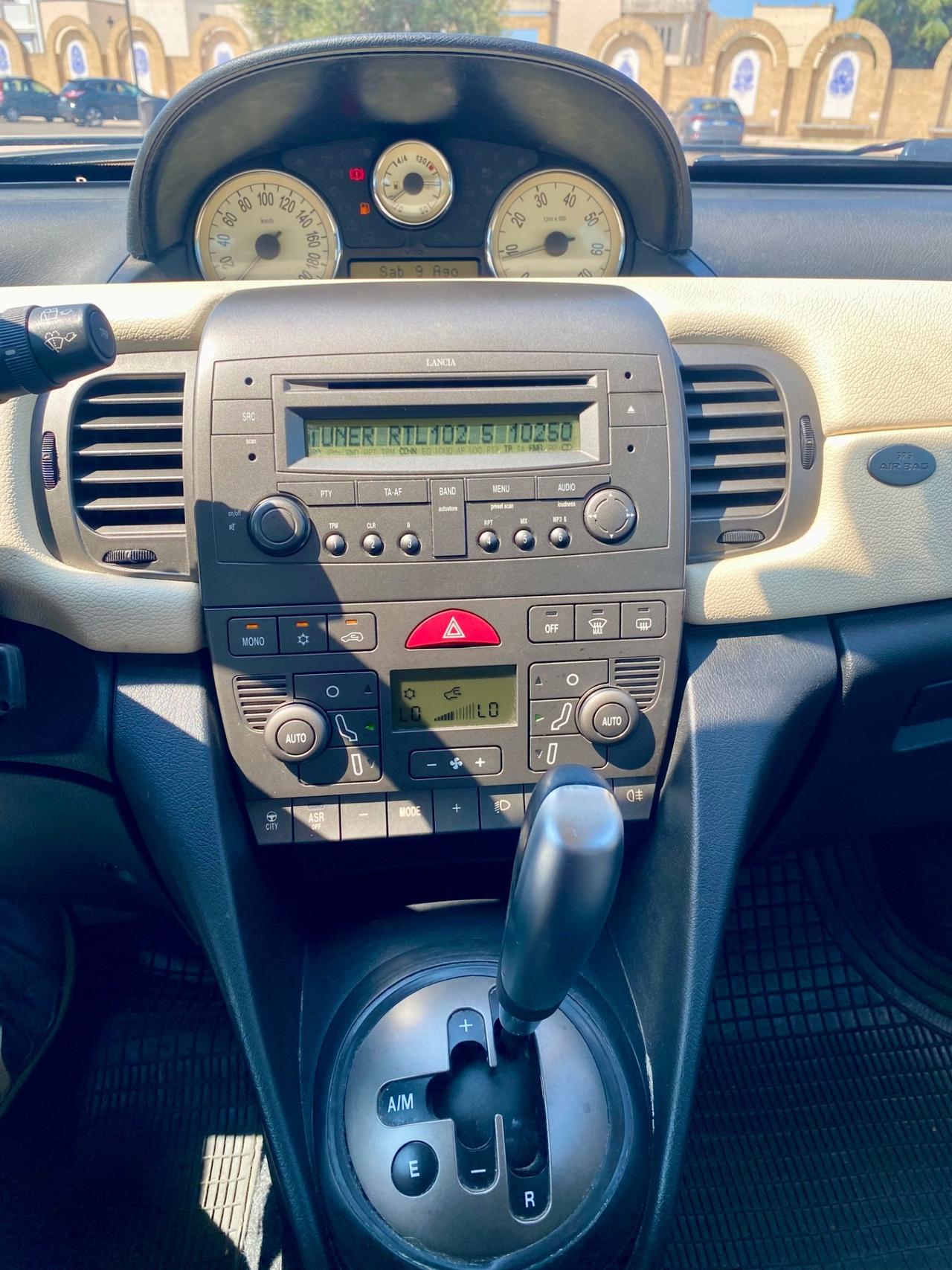 Lancia Ypsilon 1.3 MJT 70cv Automatico
