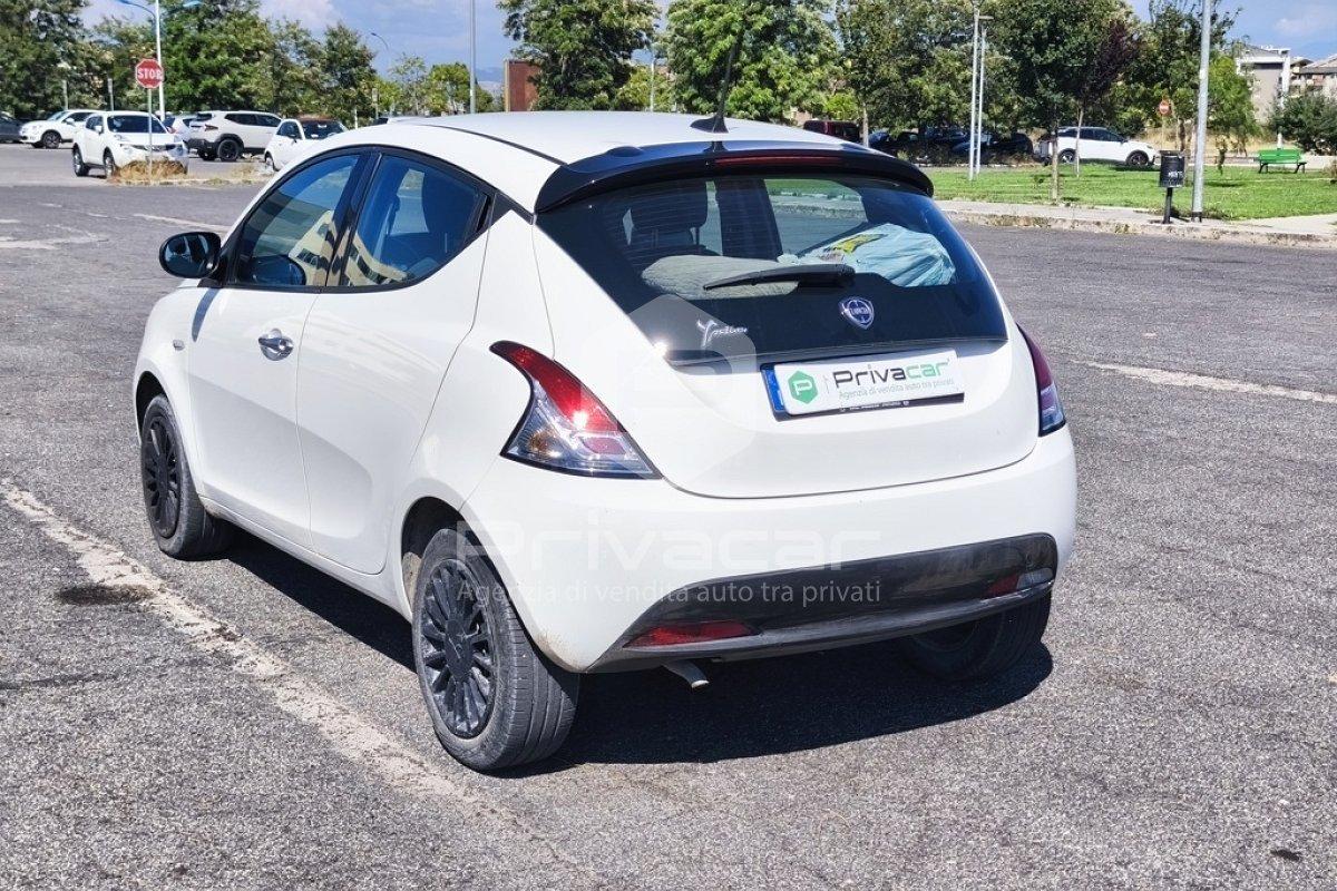 LANCIA Ypsilon 1.0 FireFly 5 porte S&S Hybrid Silver