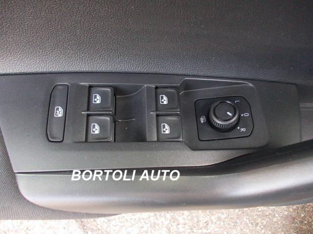 VOLKSWAGEN Polo 1.0 TSI 30.000 KM LIFE