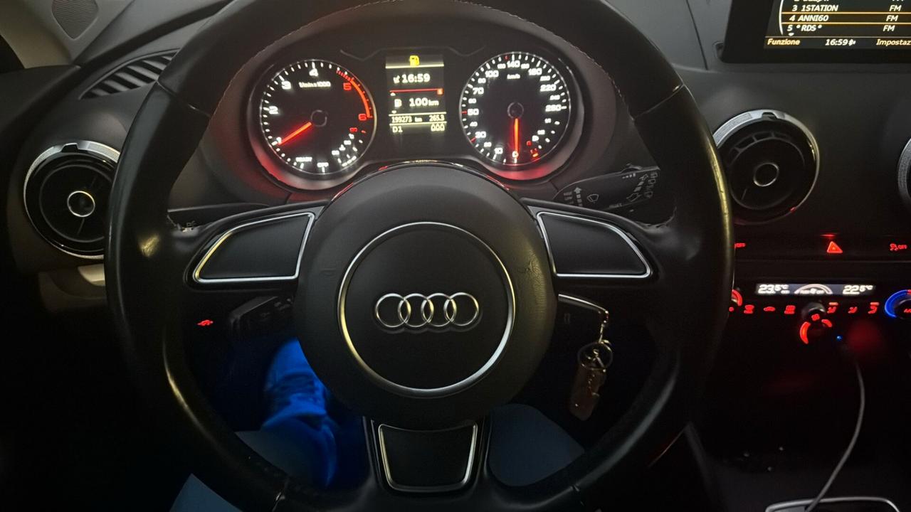 Audi A3 1.6 TDI 110CV S TRONIC GARANZIA 12/36