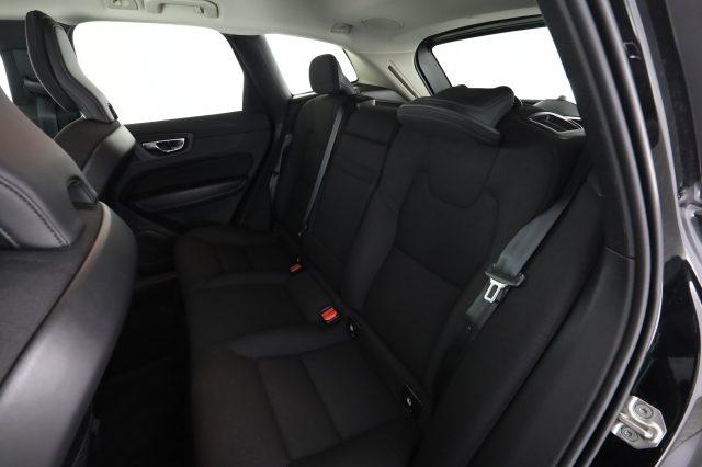 VOLVO XC60 XC60 B4 (d) automatico Momentum