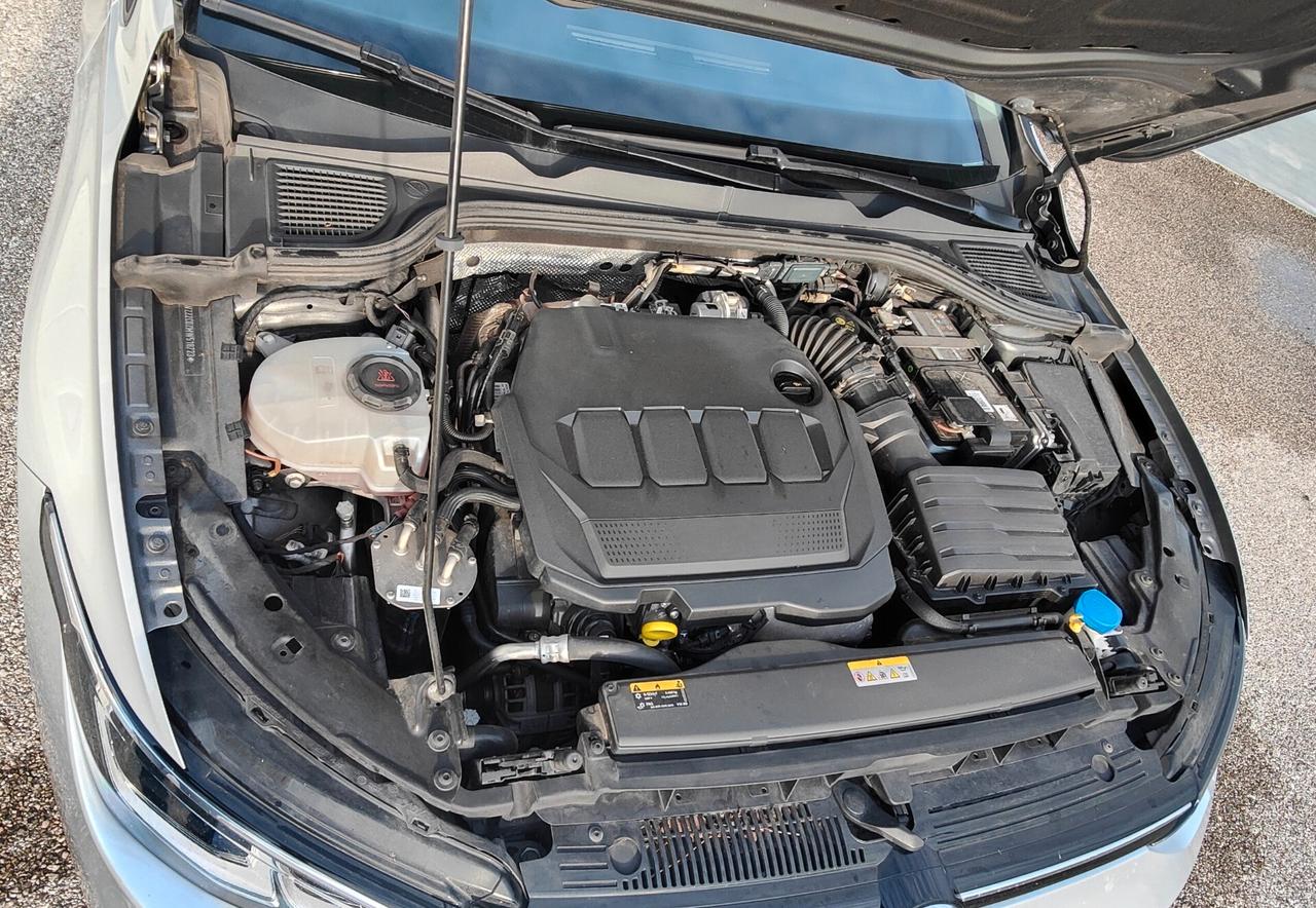 Volkswagen GOLF VIII Variant 2.0 TDI 115CV