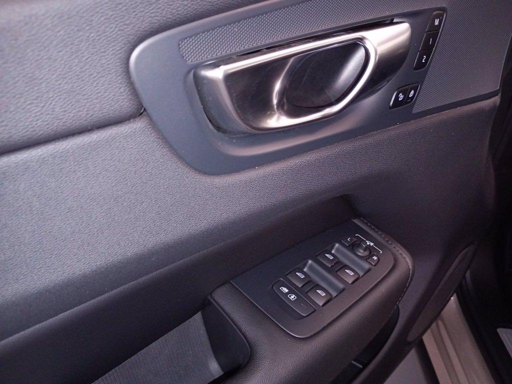 VOLVO XC60 2.0 b4 Plus Dark awd auto del 2024