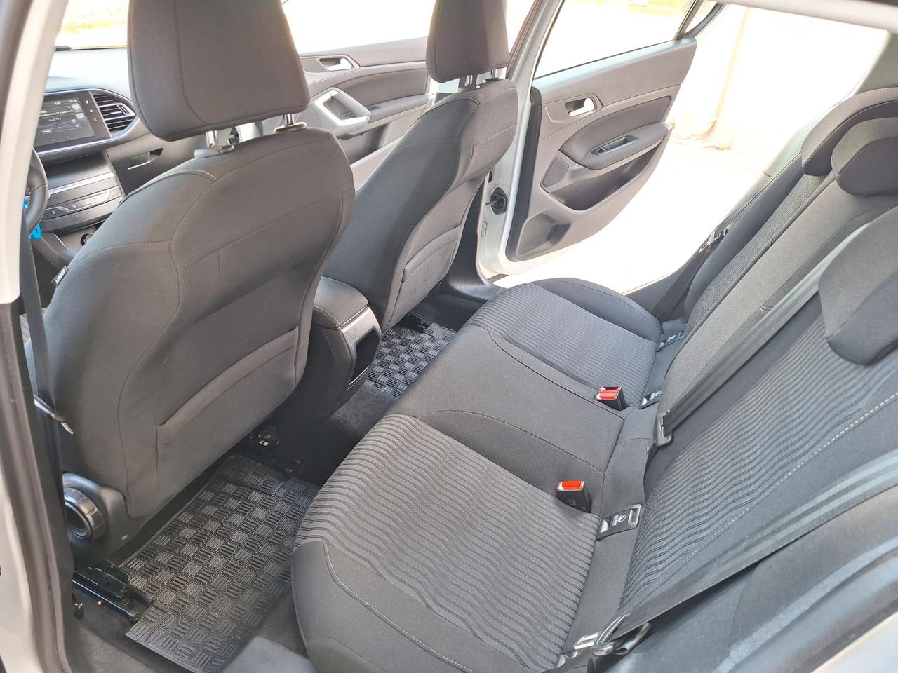 Peugeot 308 1.6 HDi "BERLINA" 114000 KM 2014