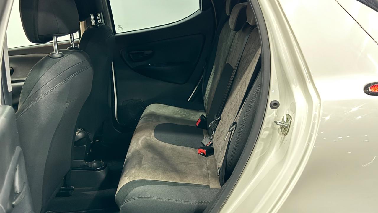 Lancia Ypsilon 1.2 69 CV 5 porte S&S Platinum-43.000 km