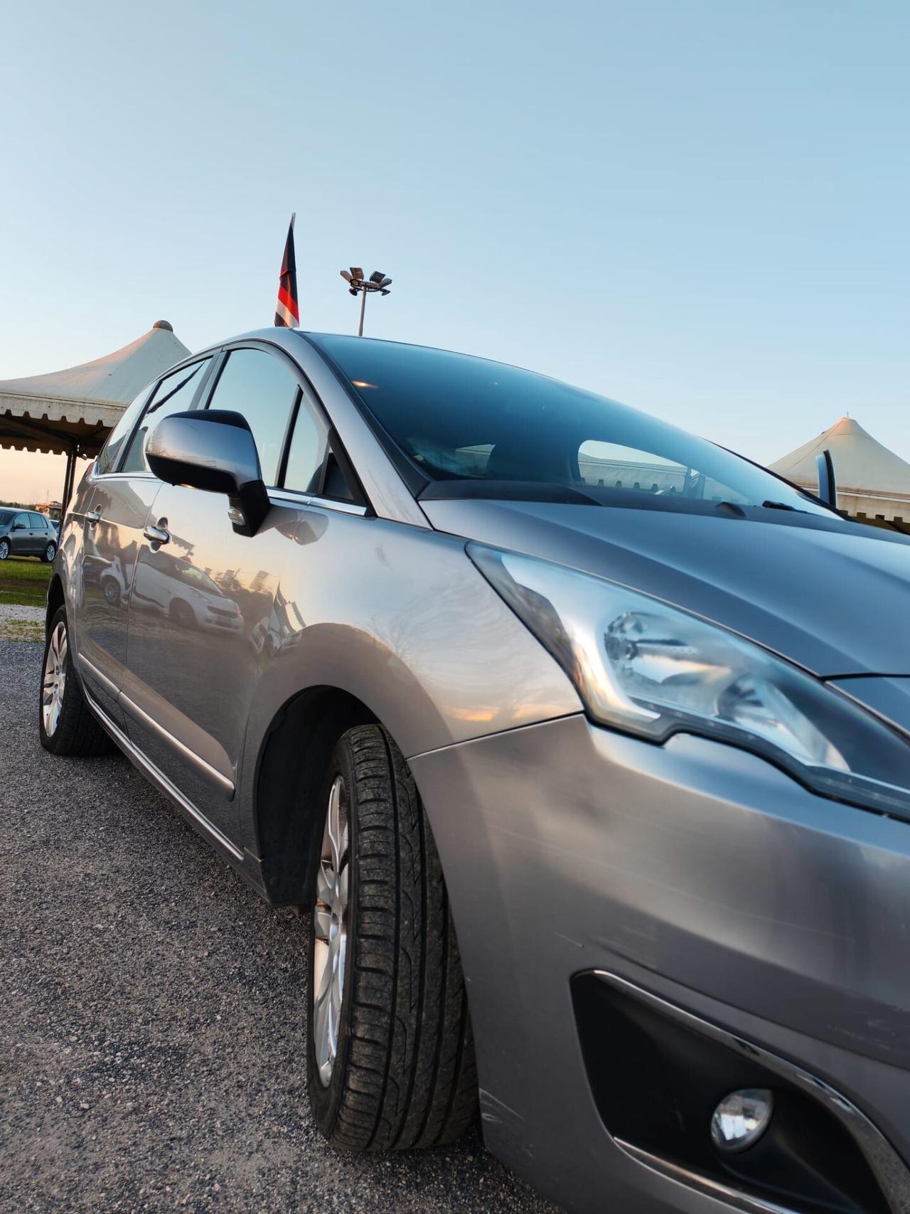 Peugeot 5008 1.6 HDi 115CV Allure