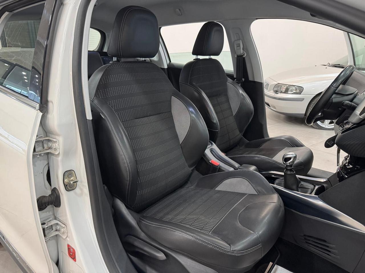 Peugeot 2008 1.6 e-HDi 115 CV Stop&Start Allure