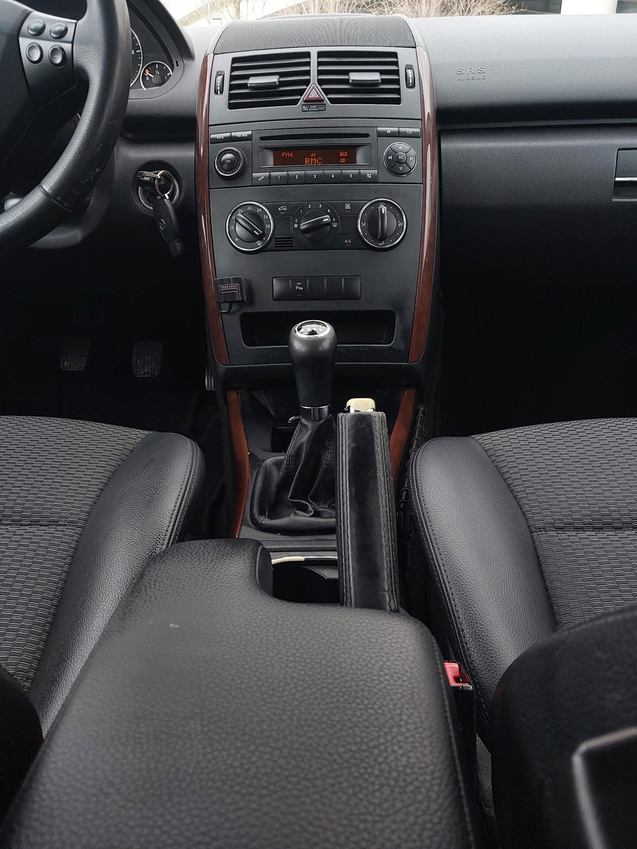 MERCEDES A 180 CDI ELEGANCE 10/2011