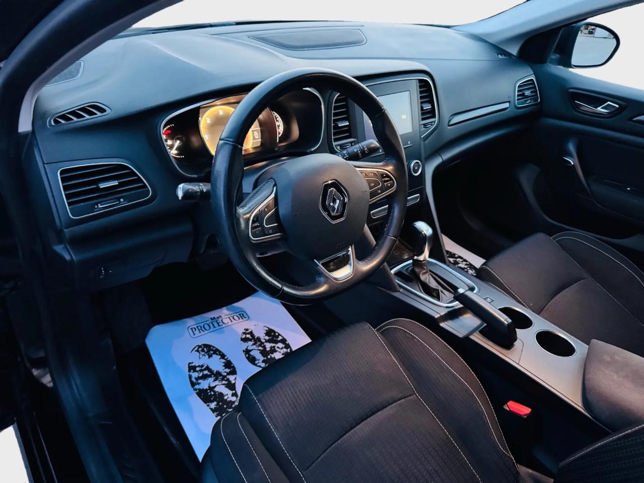 Renault Megane 1.5 dCi 2017 cambio Automatico