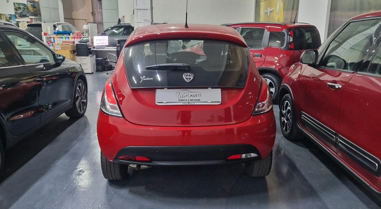 Lancia Ypsilon 1.2 69 CV 5 porte GPL Ecochic Elefantino Blu