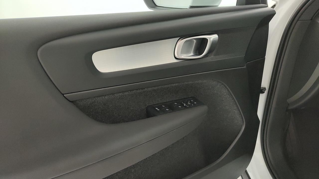 VOLVO XC40 2.0 b3 Core auto