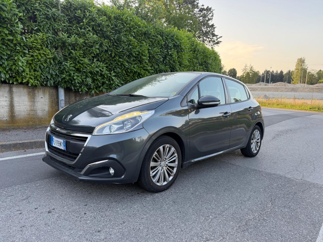 Peugeot 208 PureTech 82 5 porte Allure