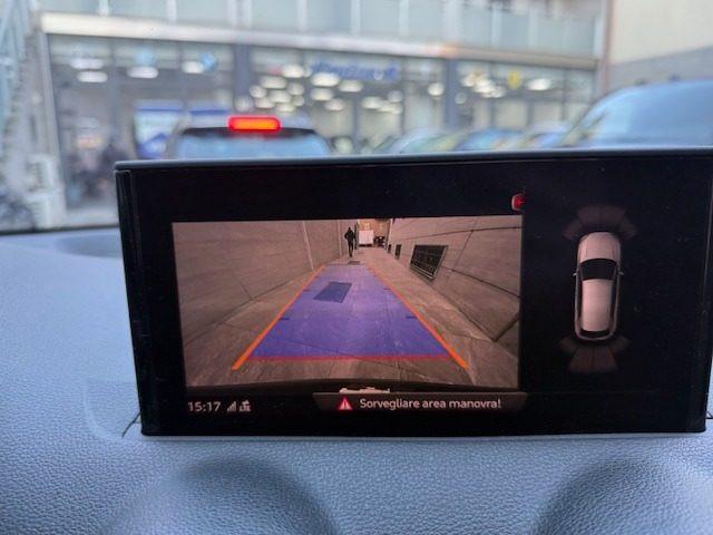 AUDI Q2 35 TFSI S tronic Identity Black