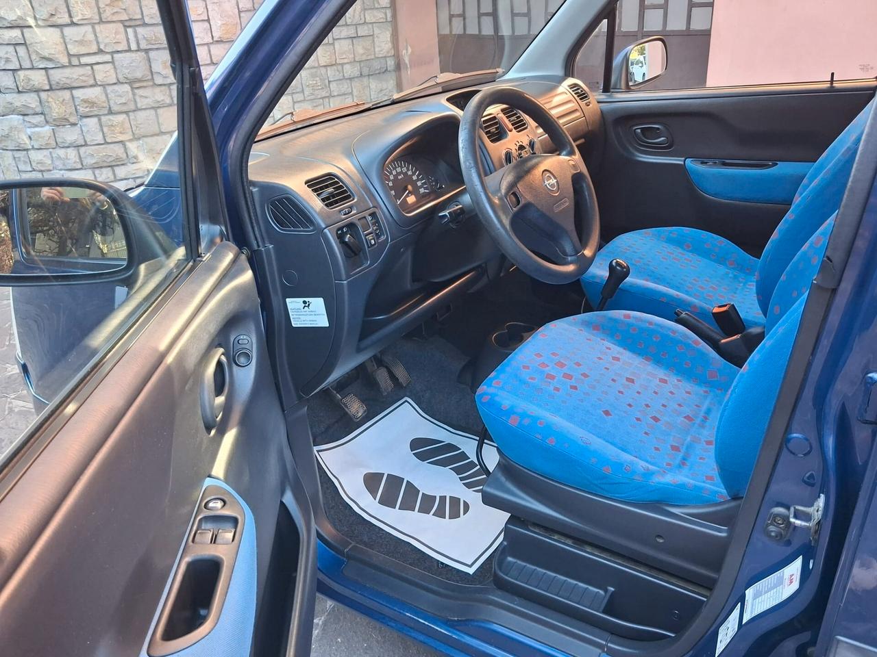 Opel Agila 1.0 12V Club