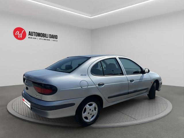 RENAULT Megane Mégane 1.6 cat RT VENDE PRIVATO