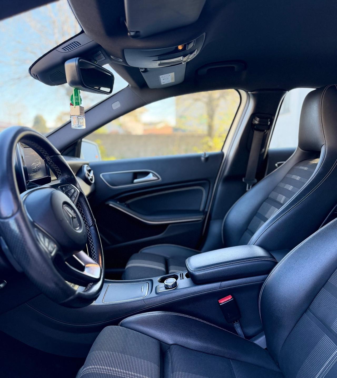 Mercedes-benz A 200 d Automatic Premium