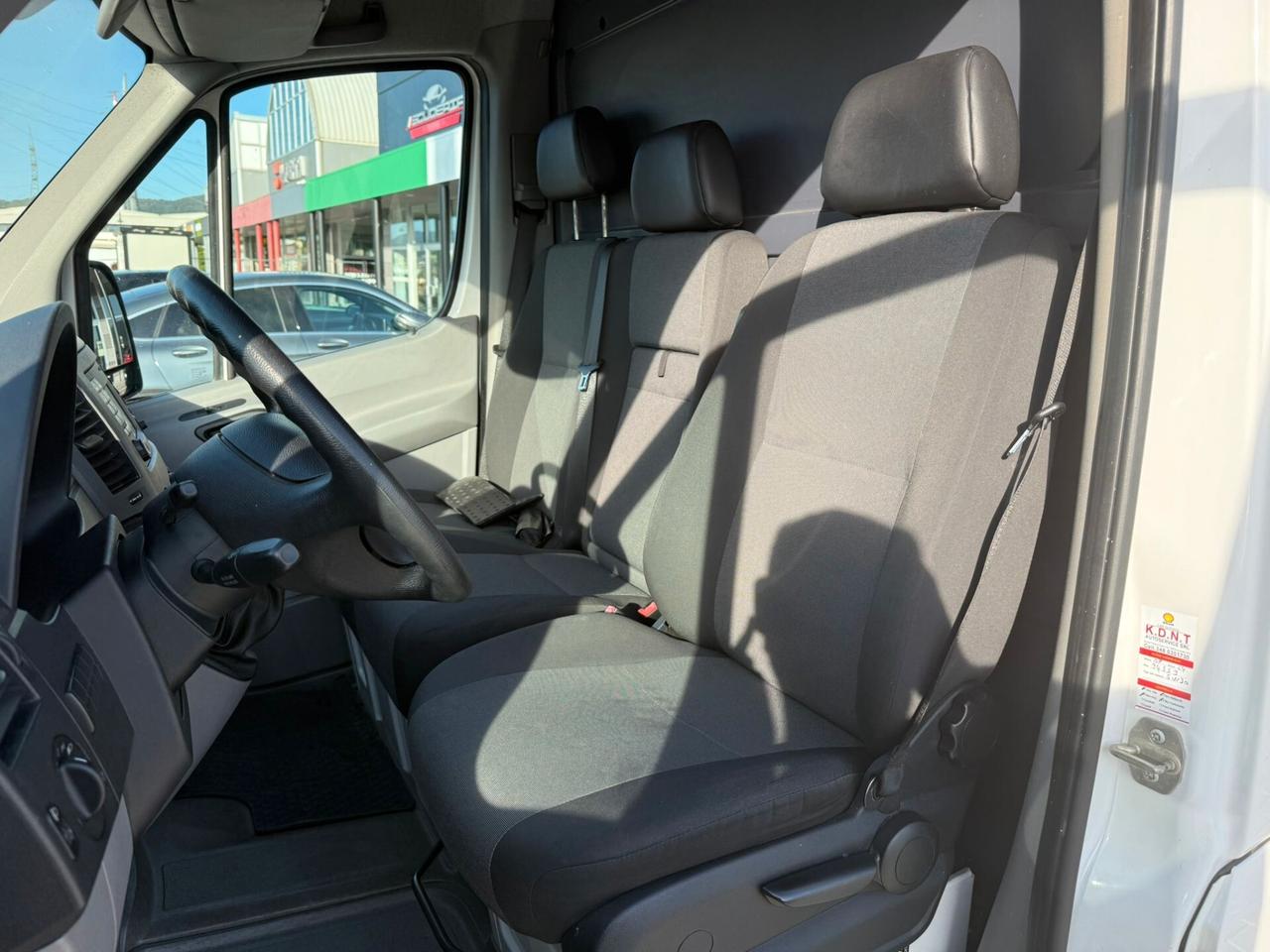 Volkswagen Crafter 30 2.0 TDI 136CV PM-TN furgone (042)