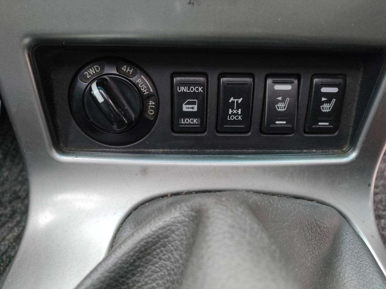 Nissan Navara 2.5 dCi PREZZO INTRATTABILE