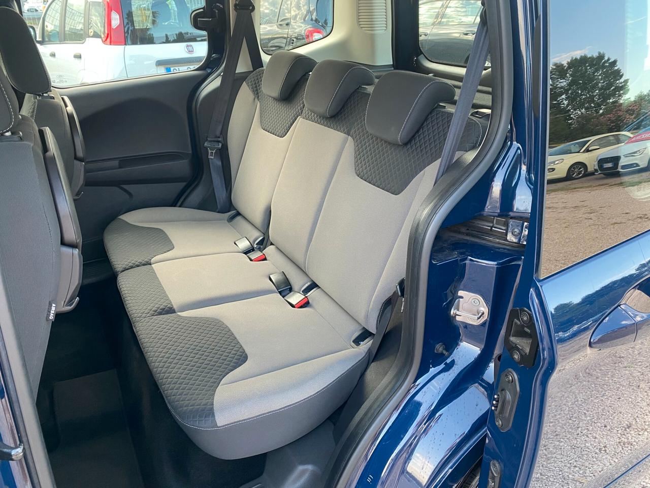 FORD - Tourneo Courier - Courier 1.5 TDCI 75 CV Titanium - GANCIO TRAINO - PERMUTE - FINANZIABILE