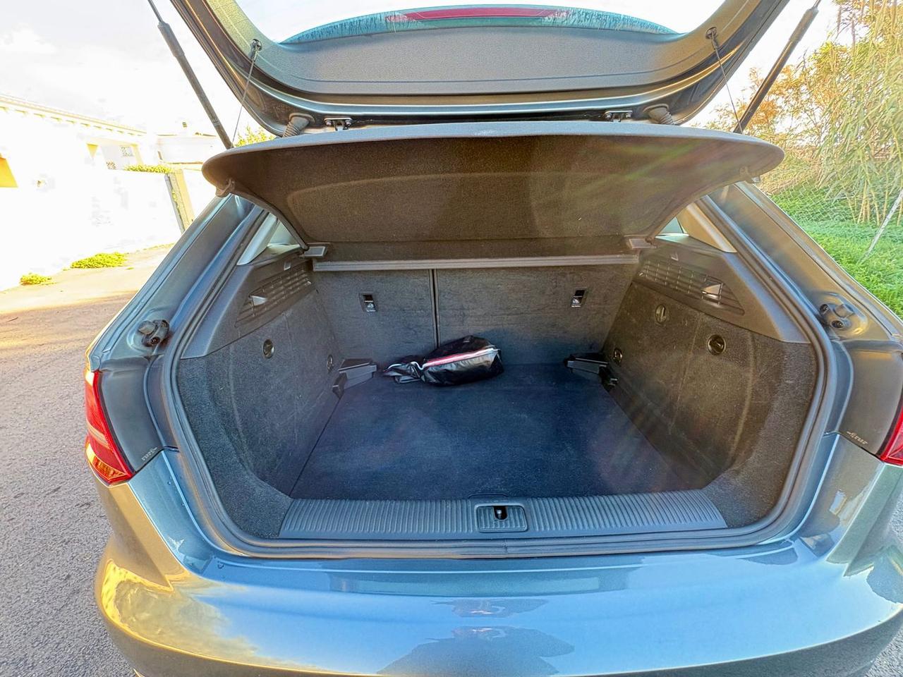 Audi A3 1.6 30 TDI Admired #8285