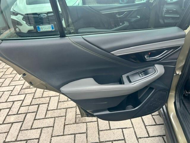 Subaru OUTBACK 2.5i Lineartronic 4dventure