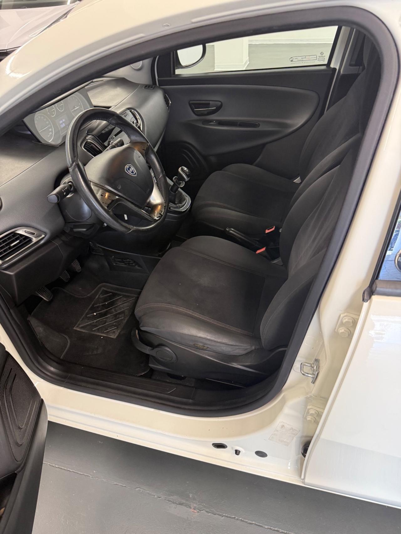 Lancia Ypsilon 1.2 69 CV 5 porte GPL Ecochic Platinum
