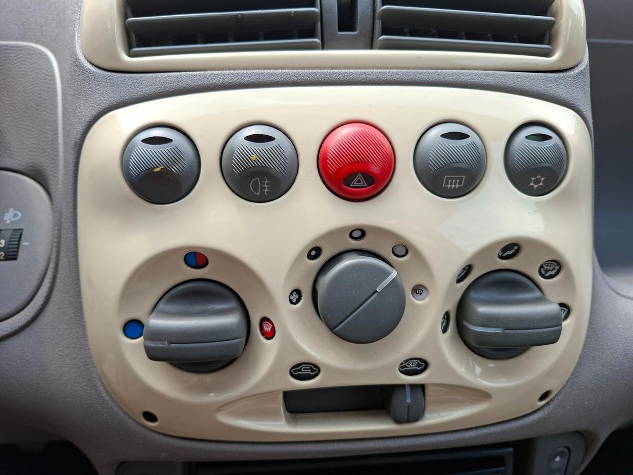 Fiat 600 1.1 Active *CLIMA*