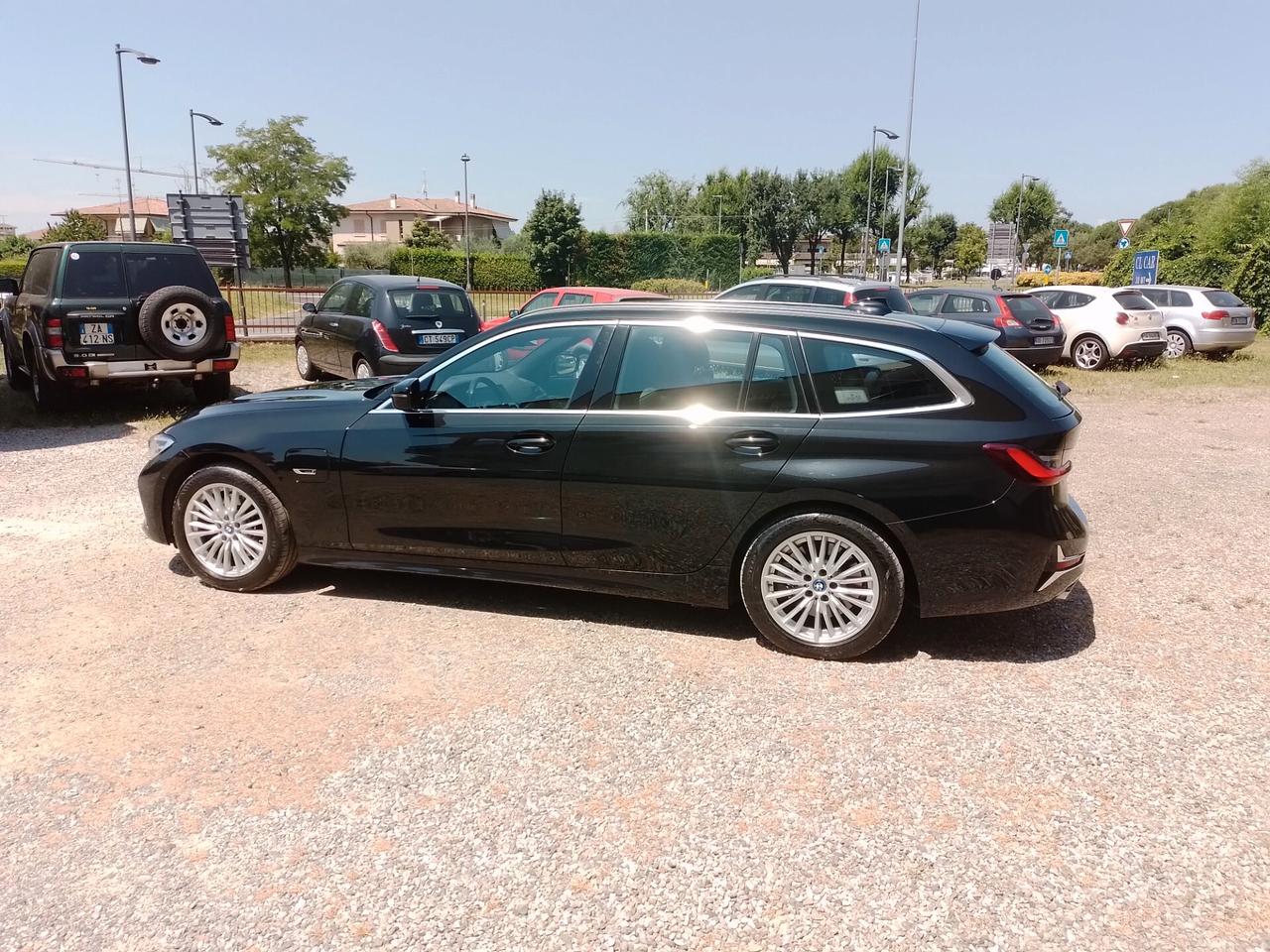 BNW 320E 2.0 Touring Luxury 163cv Plug-in Hybrid
