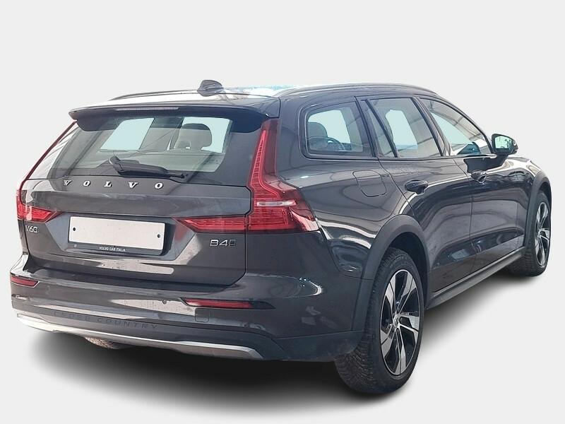 VOLVO V60 CROSS COUNTRY B4 D AWD AUTOM. CORE 5 PORTE STATION WAGON