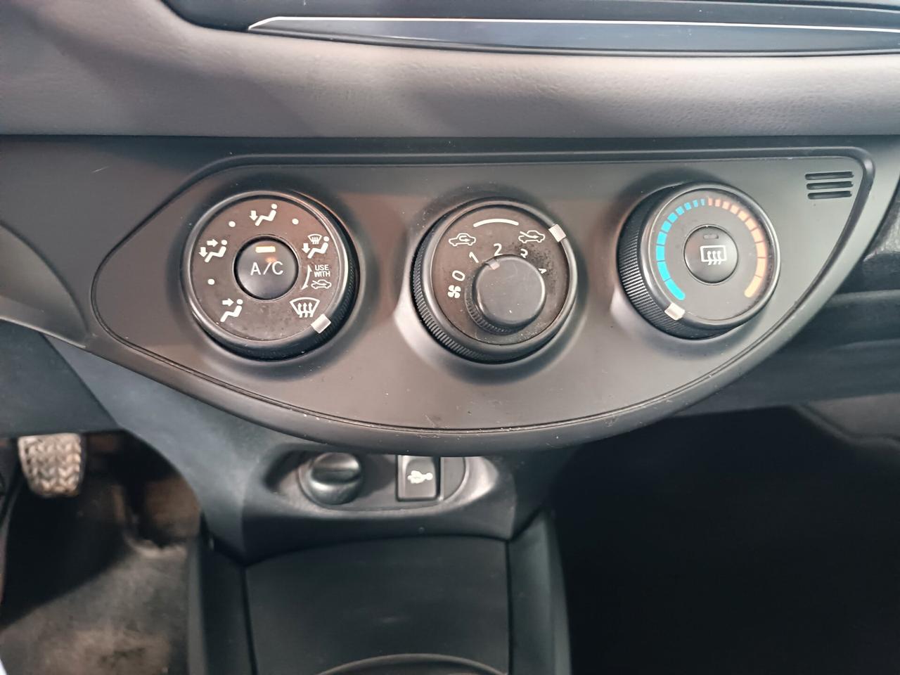 Toyota Yaris 1.0 5 porte