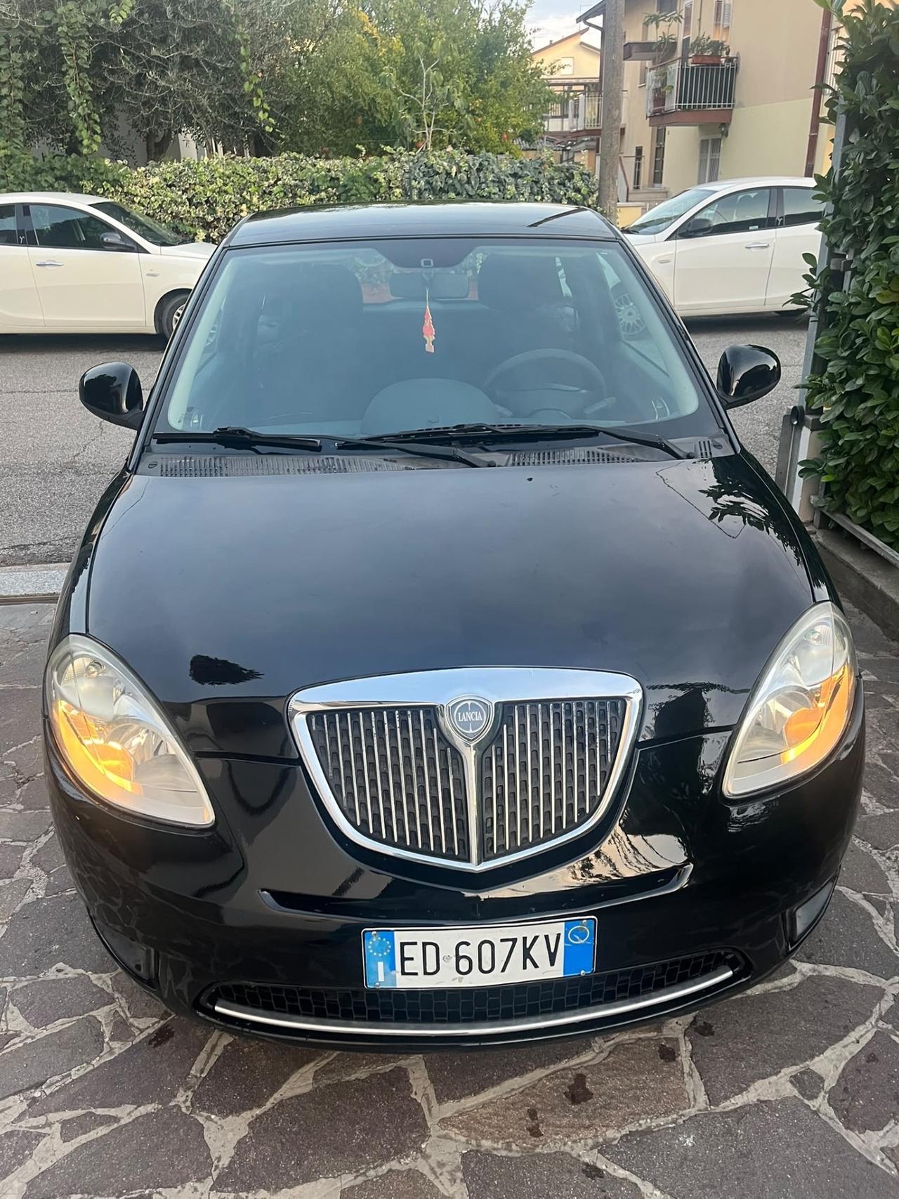 Lancia Ypsilon 1.3 MJT 75 CV 111000km TAGLIANDATA