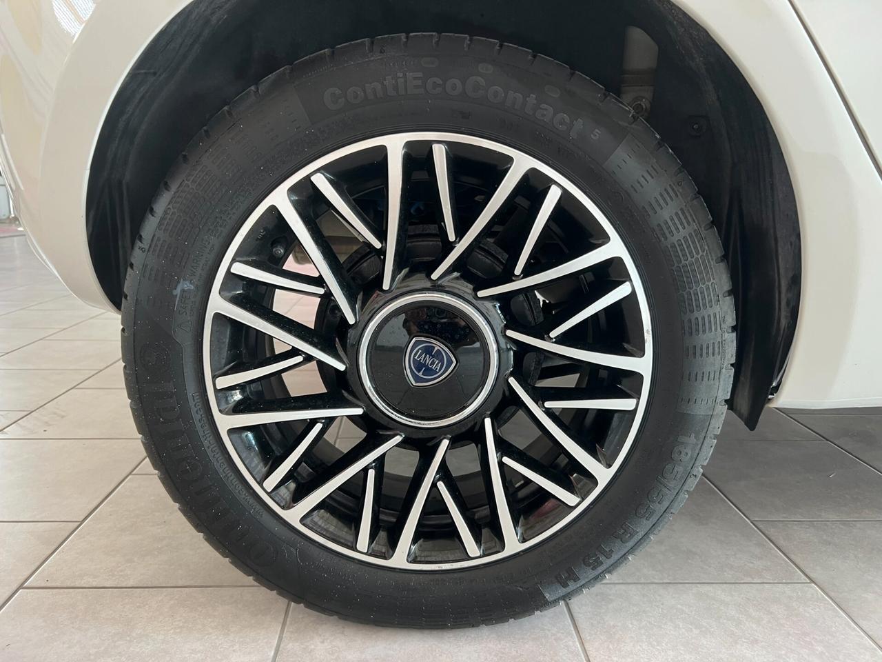 Lancia Ypsilon 1.2 69 CV 5 porte S&S Gold