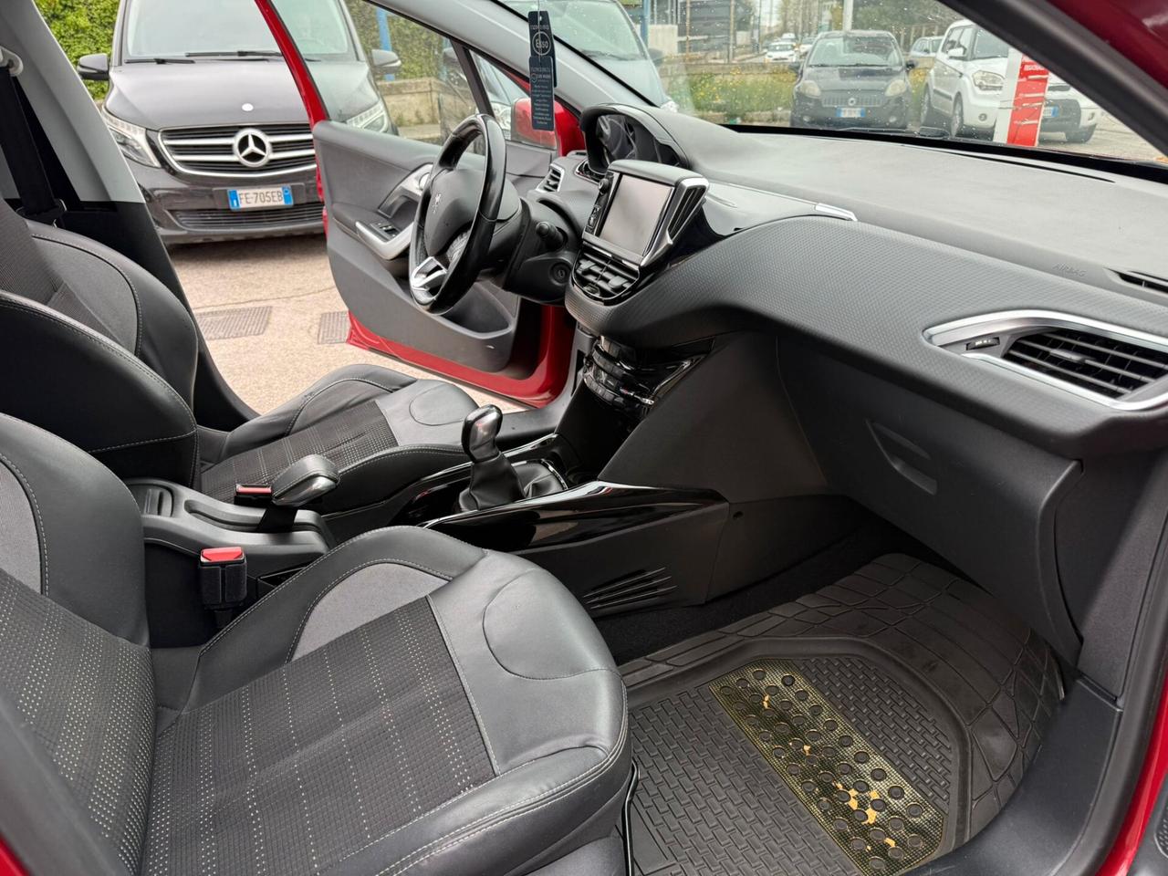 Peugeot 2008 BlueHDi 100 GT Line 2016