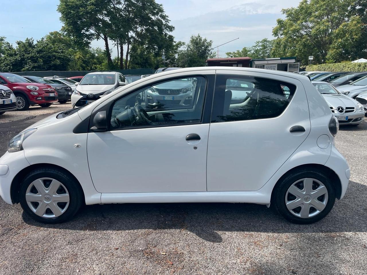 Toyota Aygo 1.0 12V VVT-i 5 porte Now Connect
