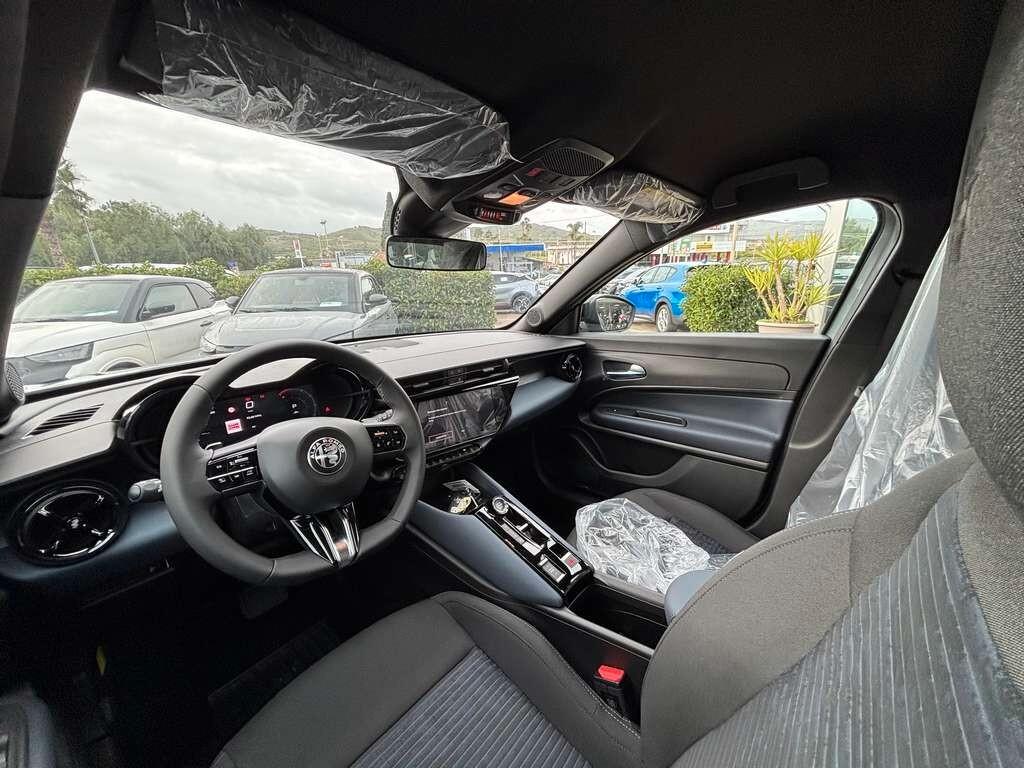 Alfa Romeo Junior 1.2 145 CV Hybrid 2026 KM 0 IVA ESPOSTA Tua a solo 249 Euro al mese