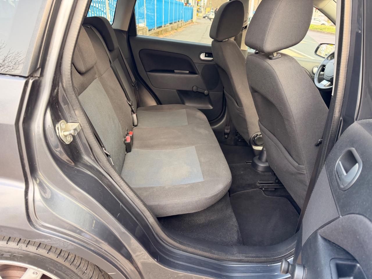 Ford Fiesta 1.2 Benz 5p. Ghia 2008