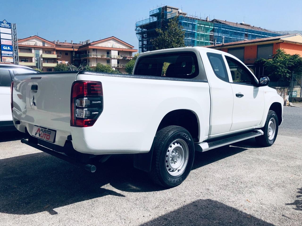 Mitsubishi L200 2.3 D CABINA ESTESA 4x4 Super Se