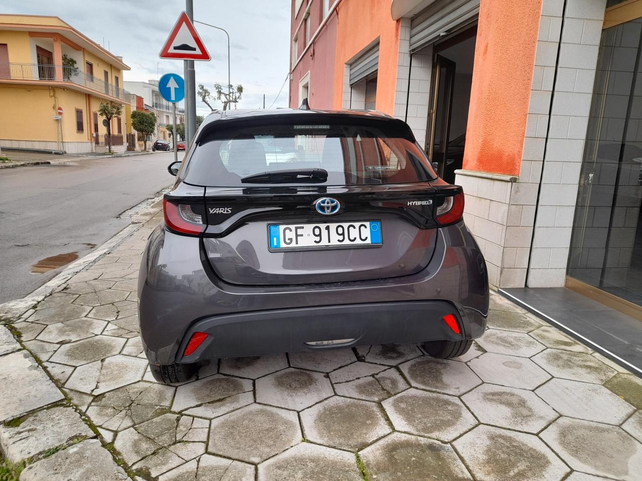 TOYOTA YARIS 1.5 HYBRID 5P BUSINESS