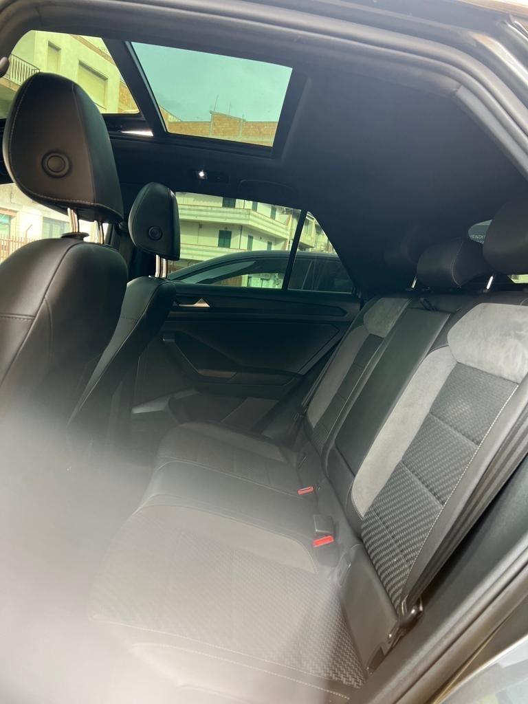 Volkswagen T-Roc 2.0 TDI SCR 150 CV DSG R-Line